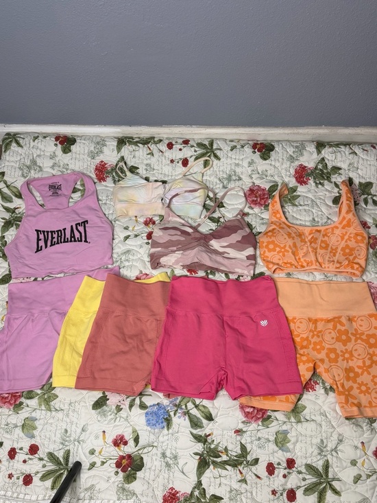 Spring Gym BUNDLE of 9🌸🎀 shorts & sports bras forever 21 - Picture 3 of 12